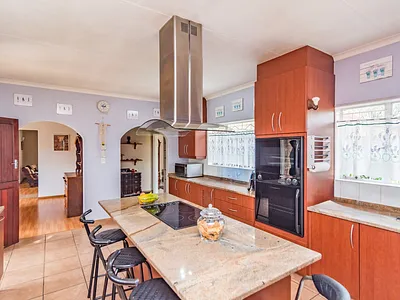 4 Bedroom House For Sale in Krugersdorp - yXWC.webp