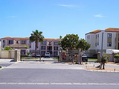 2 Bedroom Apartment To Rent in Strand - img