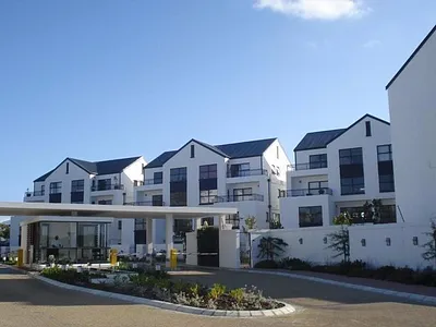 1 Bedroom Apartment To Rent in Somerset West - img