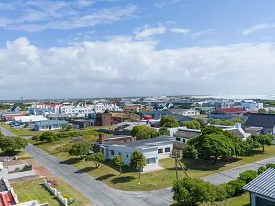 5 Bedroom House For Sale in Struisbaai - csBm.webp