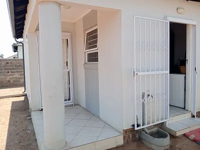 3 Bedroom House For Sale in Benoni - vXcA.webp
