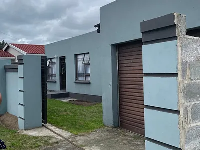 2 Bedroom House For Sale in East London - img