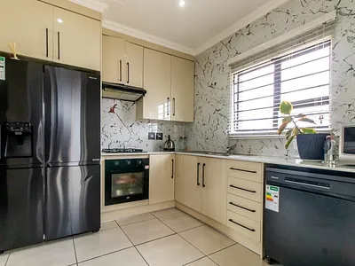 3 Bedroom House For Sale in Midrand - hm5A.webp