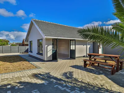 3 Bedroom House To Rent in Fish Hoek - xgZb.webp