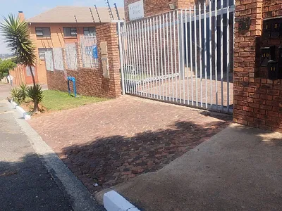 2 Bedroom Apartment To Rent in Alberton - img