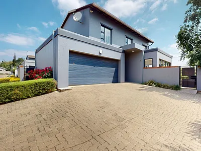 3 Bedroom Townhouse For Sale in Benoni - Oq6E.webp