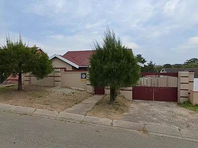 3 Bedroom House For Sale in East London - img