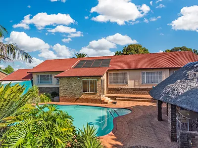 3 Bedroom House For Sale in Krugersdorp - 7WyH.webp