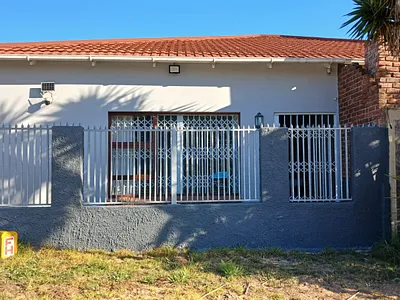 2 Bedroom House To Rent in Port Elizabeth - img