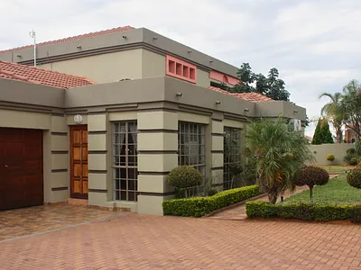 5 Bedroom House For Sale in Polokwane - ZVzl.webp