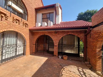 3 Bedroom Apartment For Sale in Pretoria - img