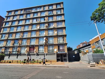 1.5 Bedroom Apartment For Sale in Pretoria - img