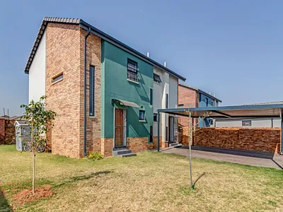 4 Bedroom House For Sale in Lion Pride Lifestyle Estate, Randburg - uBnD.webp