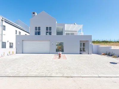 4 Bedroom House For Sale in Langebaan - Fqwi.webp