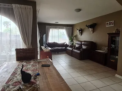 3 Bedroom Apartment To Rent in Edenvale - k6OT.webp