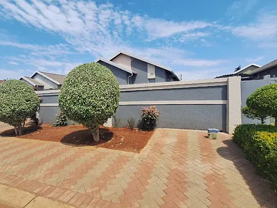 3 Bedroom House For Sale in Akasia - KRPT.webp