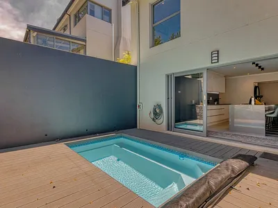 3 Bedroom Townhouse To Rent in Somerset West - 4TpB.webp