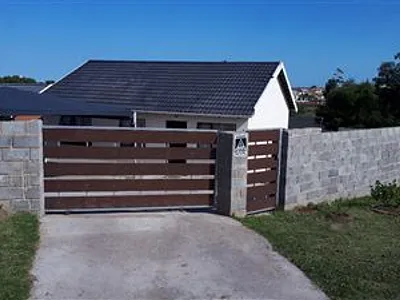 3 Bedroom House To Rent in East London - nfPa.webp