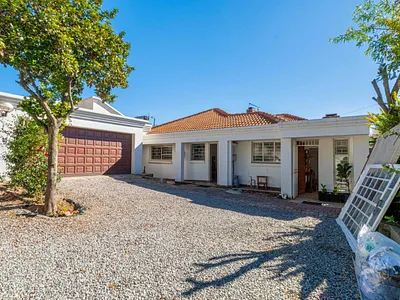 10 Bedroom House For Sale in Glen Austin, Midrand - 5Vk9.webp