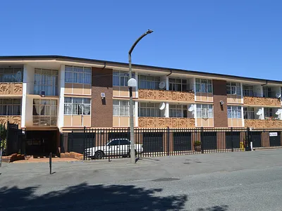 2 Bedroom Apartment To Rent in Roodepoort - cjmk.webp