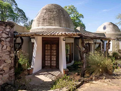 4 Bedroom House For Sale in Clifton, Kloof - fCPg.webp