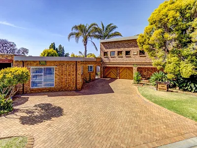 4 Bedroom House For Sale in Boksburg - BnXI.webp