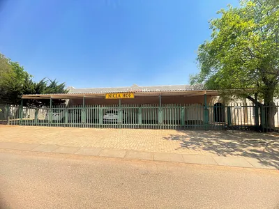 2 Bedroom Townhouse To Rent in Klerksdorp - img