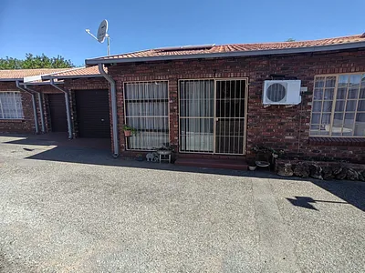 2 Bedroom Townhouse For Sale in Parys - img