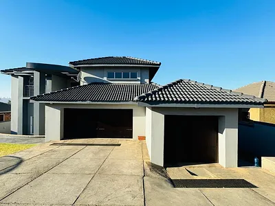 6 Bedroom House For Sale in Witbank - img