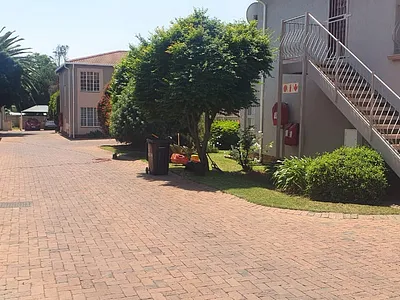 2 Bedroom Townhouse For Sale in Germiston - DmzN.webp