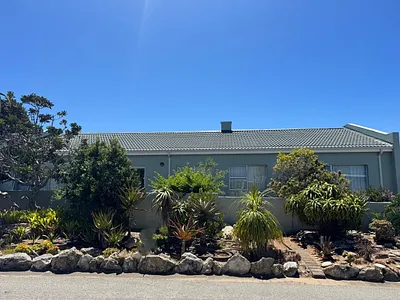3 Bedroom House For Sale in Stilbaai West, Stilbaai - hgYB.webp