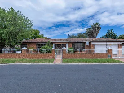 3 Bedroom House For Sale in Blouberg - 46EU.webp