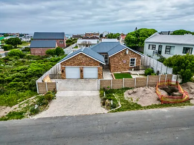 3 Bedroom House For Sale in Gansbaai - 6Nu5.webp