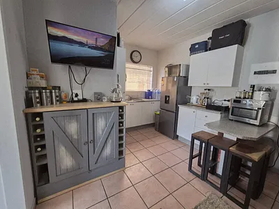 1 Bedroom Apartment For Sale in Potchefstroom - img