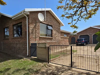 3 Bedroom House For Sale in Jeffreys Bay - gCsA.webp