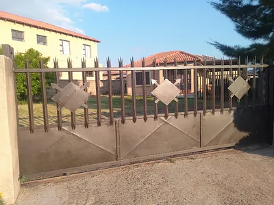 2 Bedroom House To Rent in Witbank - img