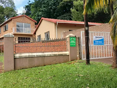 6 Bedroom House For Sale in Durban - YwH9.webp