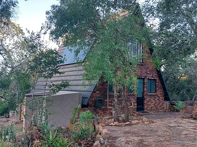 2 Bedroom House For Sale in Rustenburg - NSXc.webp