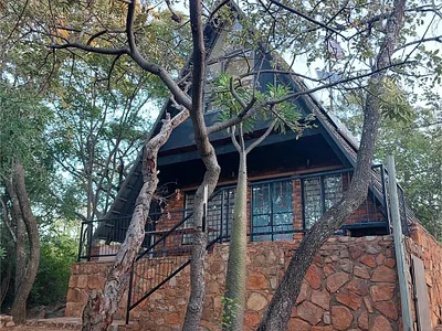 2 Bedroom House For Sale in Rustenburg - zLIO.webp