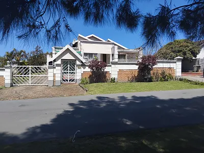 5 Bedroom House For Sale in East London - jHQd.webp