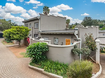 2 Bedroom Townhouse For Sale in Roodepoort - bqV1.webp