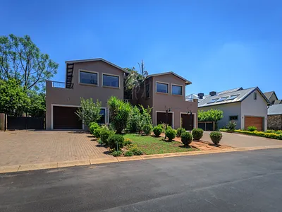 6 Bedroom House For Sale in Hartbeespoort - y2FZ.webp