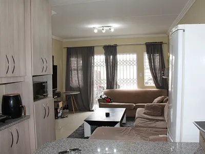 2 Bedroom Apartment For Sale in Alberton - dQnL.webp
