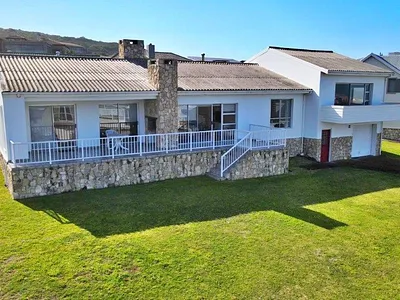 4 Bedroom House For Sale in Stilbaai - Ax2B.webp