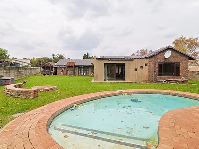 4 Bedroom House For Sale in Alberton - B2E2.webp