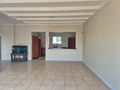 2 Bedroom Apartment To Rent in East London - 7NzE.webp