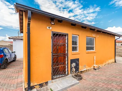 2 Bedroom House For Sale in Soweto - CLxA.webp