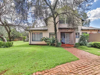 3 Bedroom House For Sale in Akasia - zLfj.webp