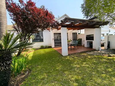 2 Bedroom Townhouse For Sale in Pretoria - img