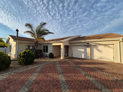 4 Bedroom House For Sale in Worcester - img